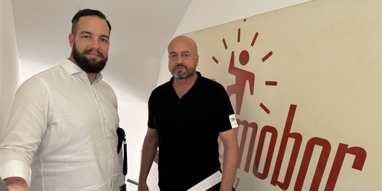 Gradske aktualnosti i slušateljska pitanja