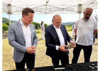 Ministar Medved posjetio masovne grobnice u Svetoj Nedelji