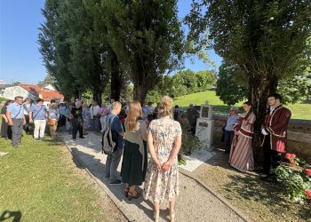 Čitajte i pišite pjesme ljubavne
