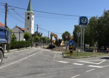 Završno asfaltiranje kolnika u Svetoj Nedelji