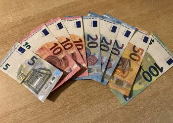 Istječe rok za prijave za gradsku potporu za srednjoškolske udžbenike