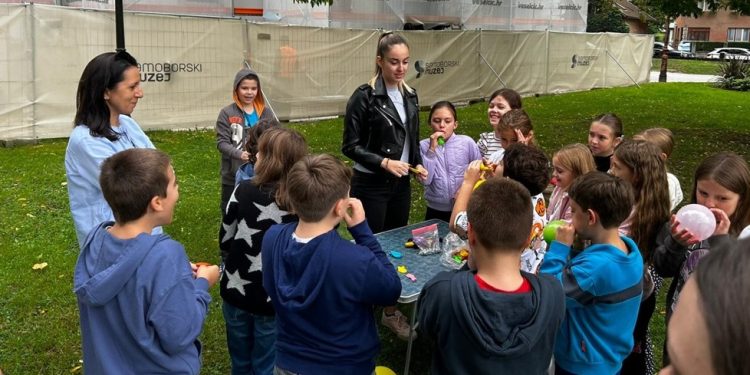 300 učenika sudjelovalo u radionicama koje povezuju znanost, kulturu i obrazovanje