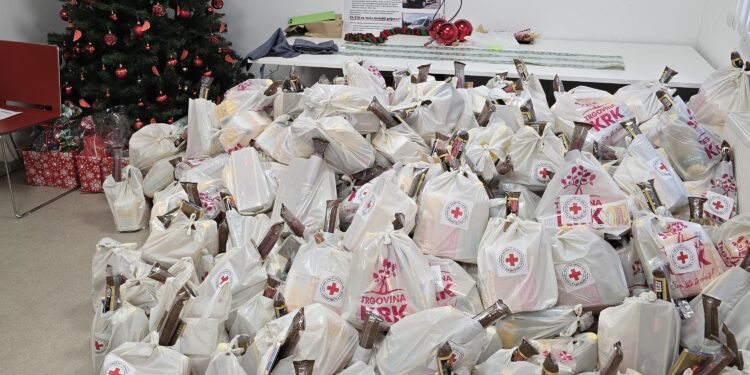 Božićni paketi za potrebite