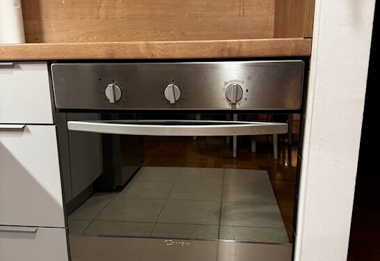 Prodaje se ugradbena pećnica