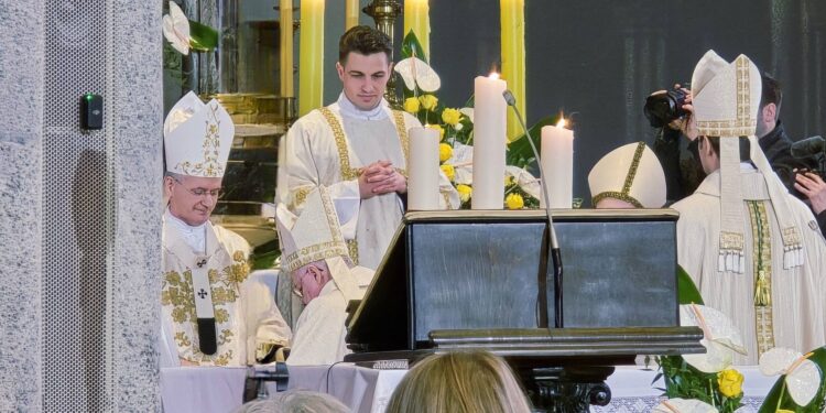 Zaređeni novi biskupi – Vlado Razum i Marko Kovač