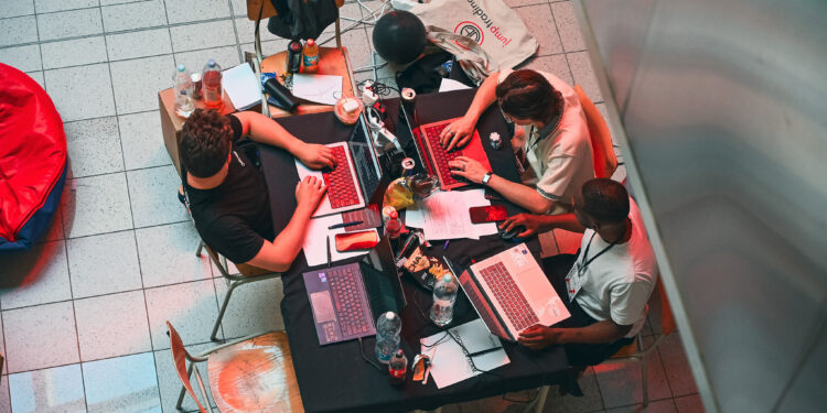 Codeplay – najveći srednjoškolski hackathon u Hrvatskoj dolazi na FER
