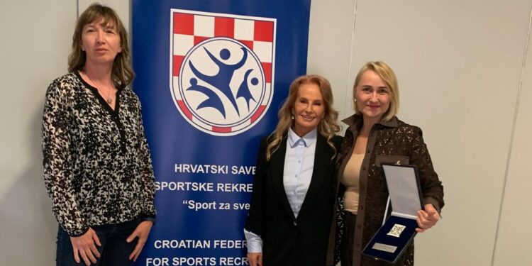 Veliko priznanje Udruzi Fit forma za izniman doprinos razvoju sportske rekreacije