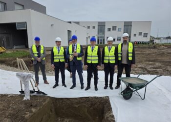 Kamen temeljac za dogradnju škole i izgradnju dvorane u Strmcu