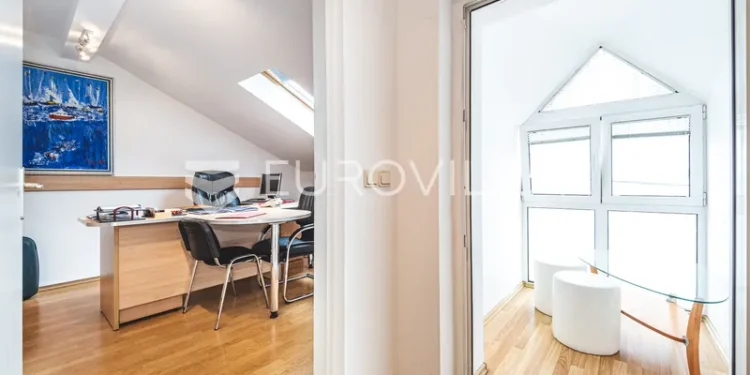 Prodaje se trosoban stan od 95 m²