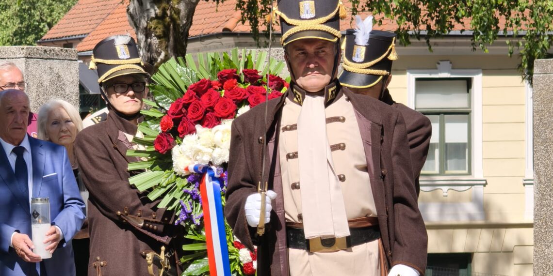 Samobor odao počast poginulim braniteljima uoči Dana državnosti