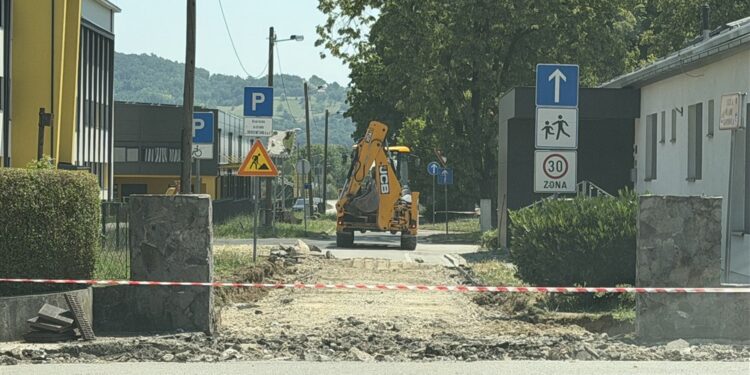 Počela rekonstrukcija prometnica na prostoru bivše vojarne