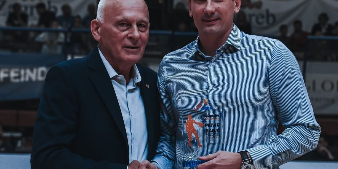 Petar Babić je najbolji trener SuperSport Premijer lige!