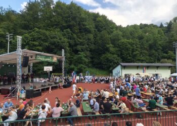 Proslavljeno četiri desetljeća zajedništva, tradicije, folklora i sla(s)nog kolača