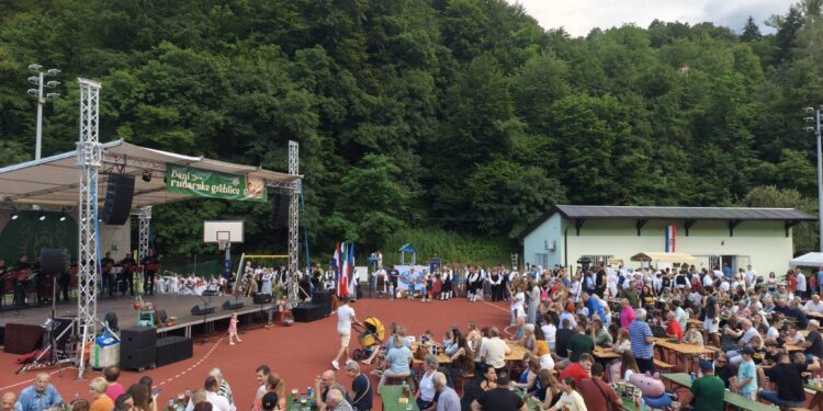 Proslavljeno četiri desetljeća zajedništva, tradicije, folklora i sla(s)nog kolača