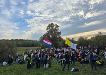 Planinari i Kristov križ